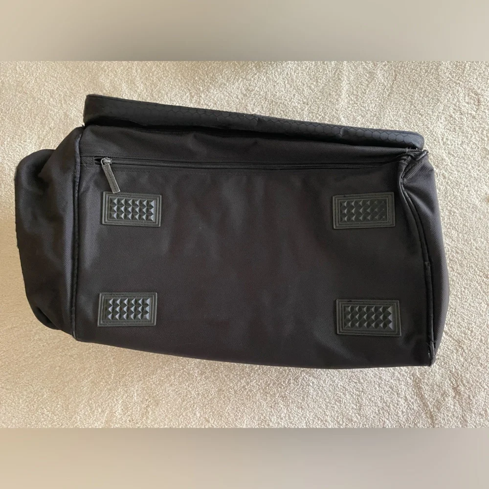 Under Armour compact versatile